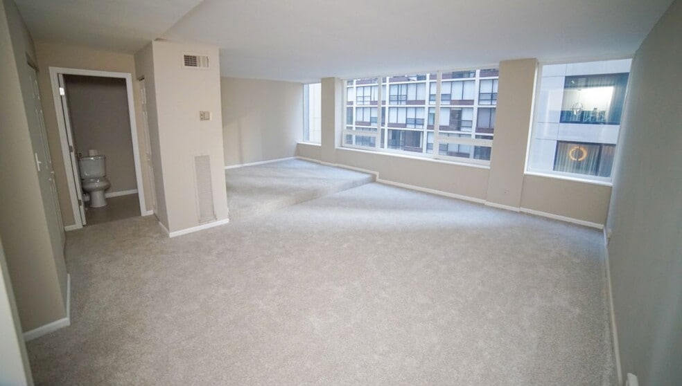 Building Photo - 233 E Erie St