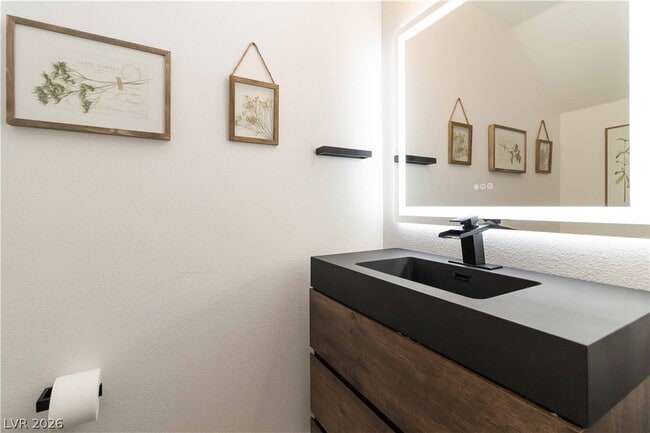 Building Photo - 9758 Hawk Crest St