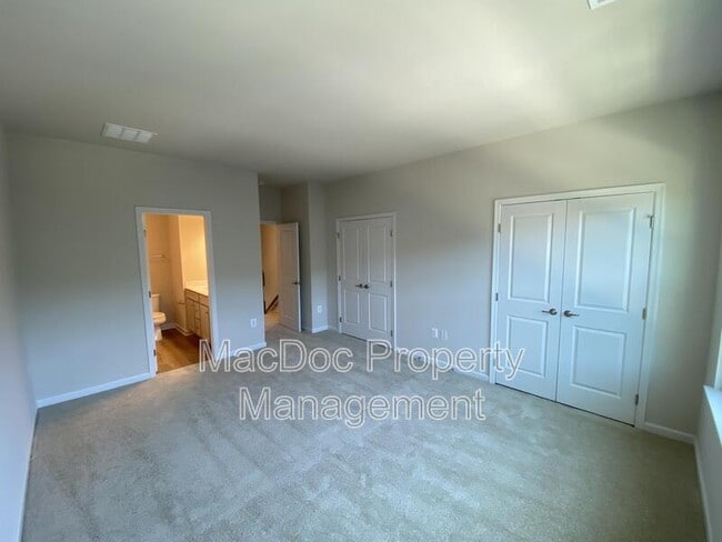 Building Photo - 1018 Trestle Dr