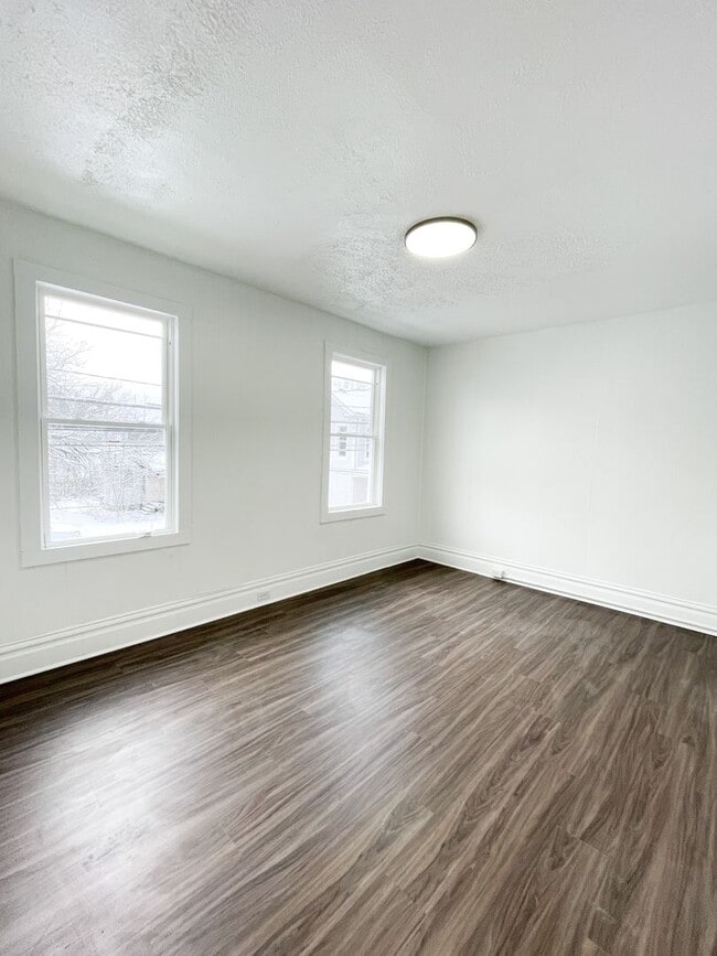 Building Photo - 709-711 Industry St