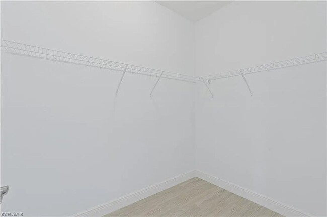 Building Photo - Spacious 4 Bedroom, 3 Bath Single-Family H...