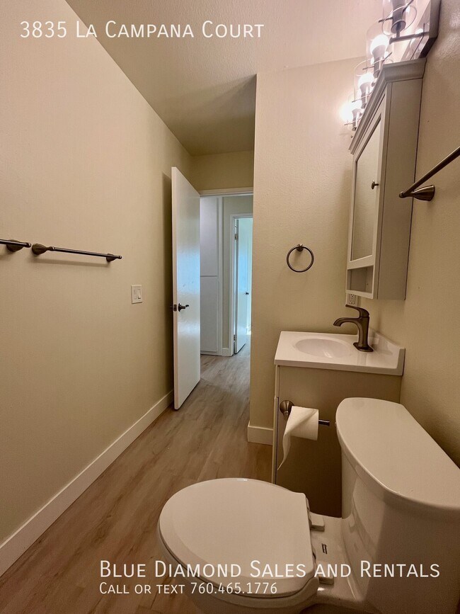Building Photo - 3835 La Campana Ct