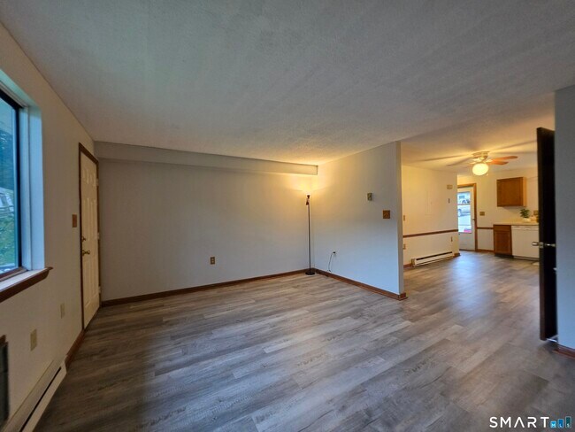 Building Photo - 1568 Meriden Rd