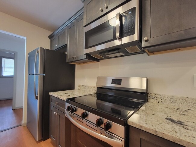 Building Photo - 5256 Eubanks Dr