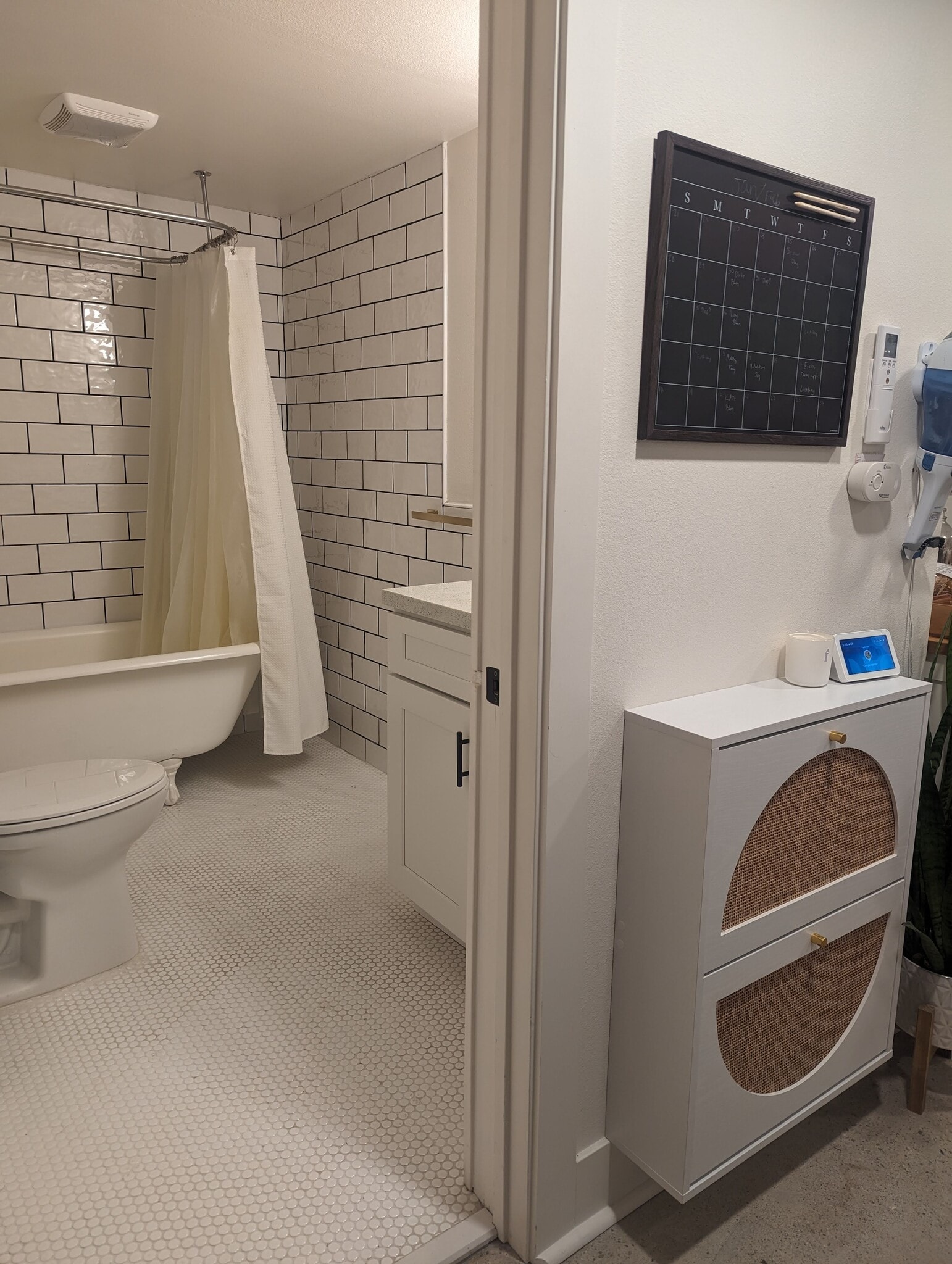 Building Photo - 732 Cedar Ave