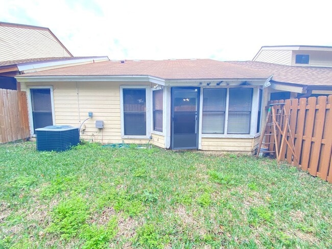 Building Photo - 208 Egret Ct