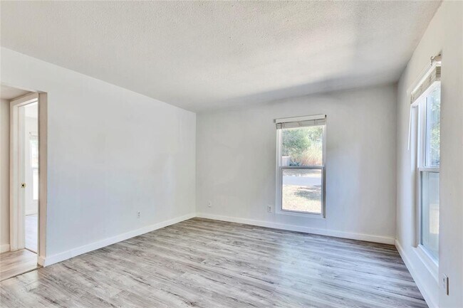 Building Photo - 3462 Willowrun Dr