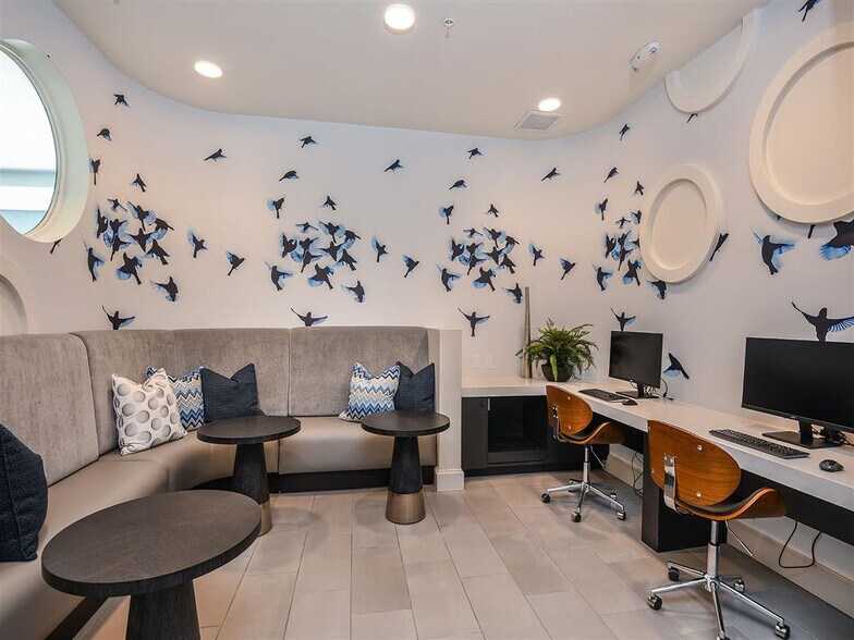 Building Photo - 568 Dr Martin Luther King Jr St S