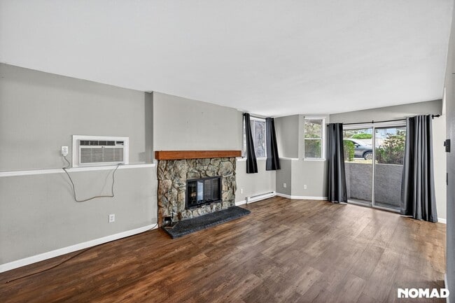 Building Photo - 17403 E Mansfield Ave