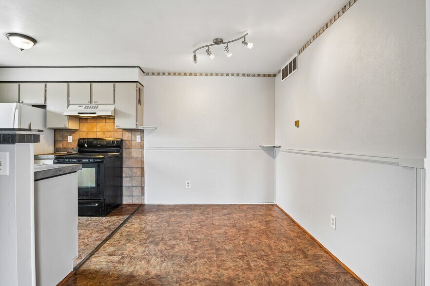 Building Photo - 11922 Bellaire St