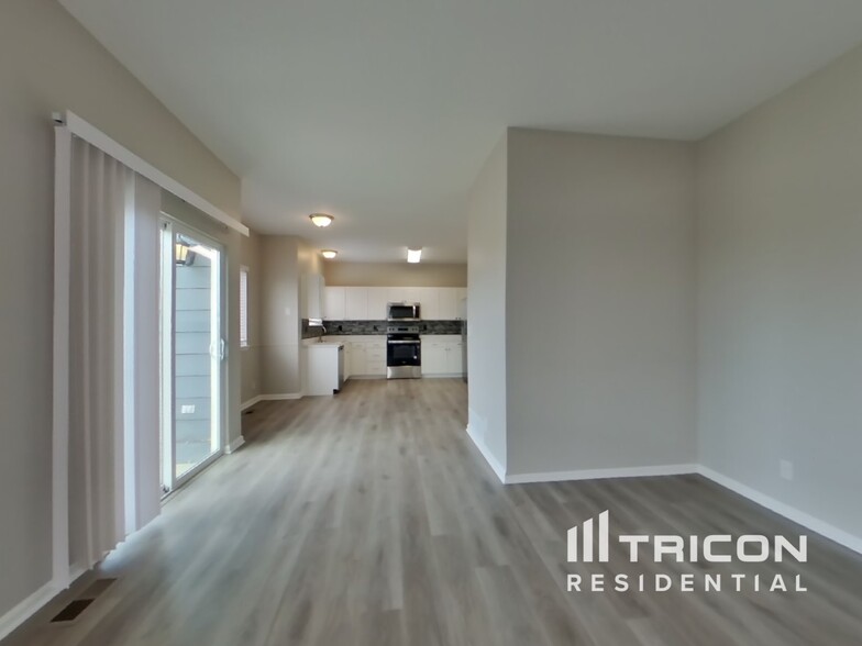 Building Photo - 9638 Lansing Cir