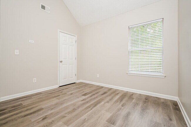 Building Photo - 223 Millstone Dr