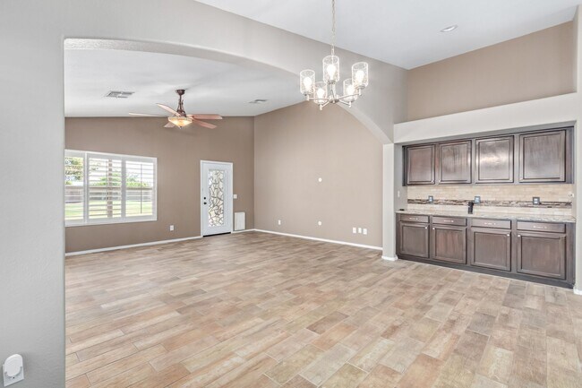 Building Photo - GORGEOUS home in the highly desired Arrowhead Ranch
