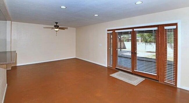 Building Photo - Charming Sam Hughes Brick Home with large ...