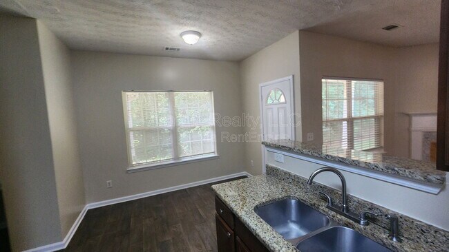 Building Photo - 207 Kendrick Estates Dr