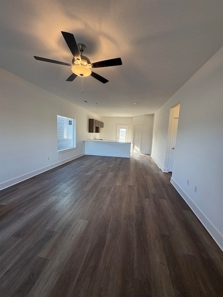 Building Photo - 4833 N Vassar Ave