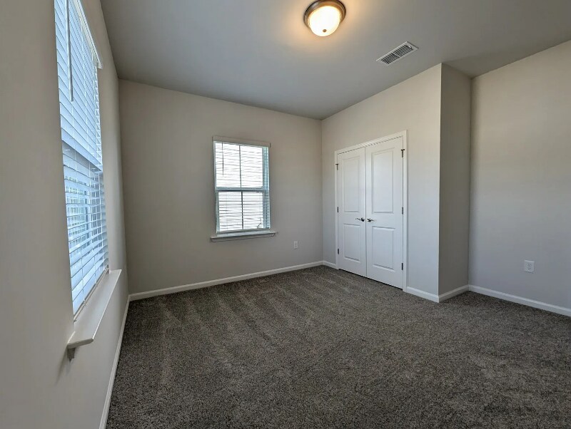 Building Photo - 740 Ben Ledi Ct