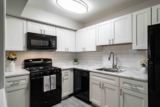 Building Photo - Mirador at Peachtree