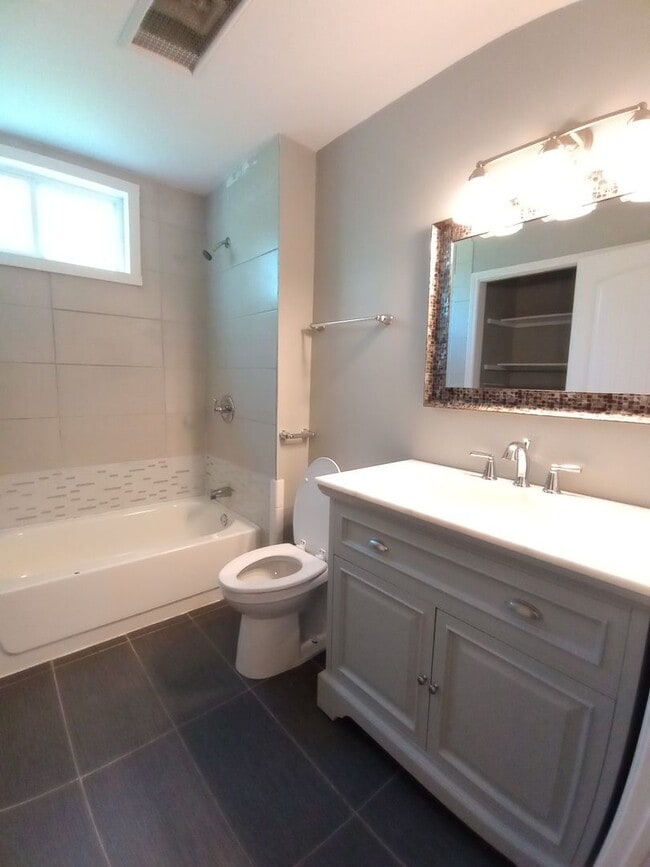 Building Photo - General Ogden