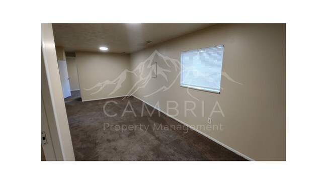 Building Photo - Roomy 4 Bedroom Rambler