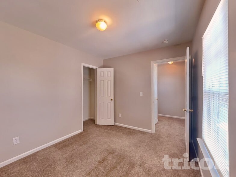 Building Photo - 120 Honeywood Ave