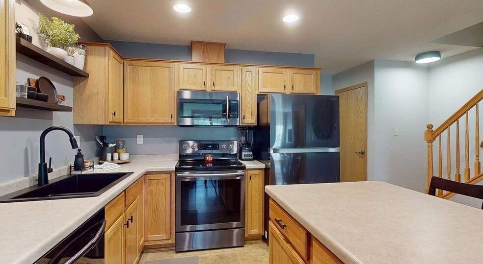 Building Photo - 3057 Venice Ln NW