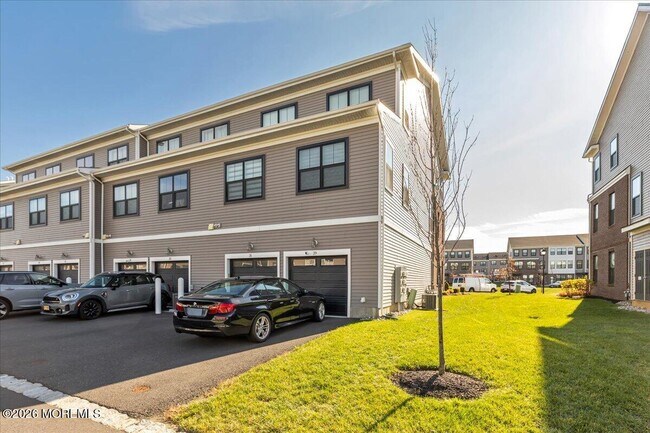 Building Photo - 29 Midway Rd N