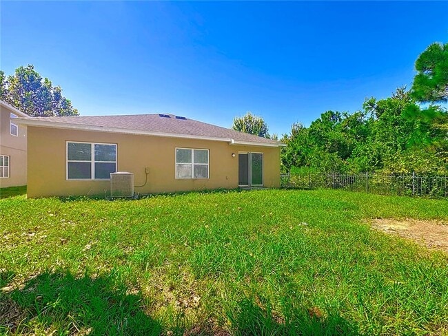 Building Photo - 662 Vitoria Rd