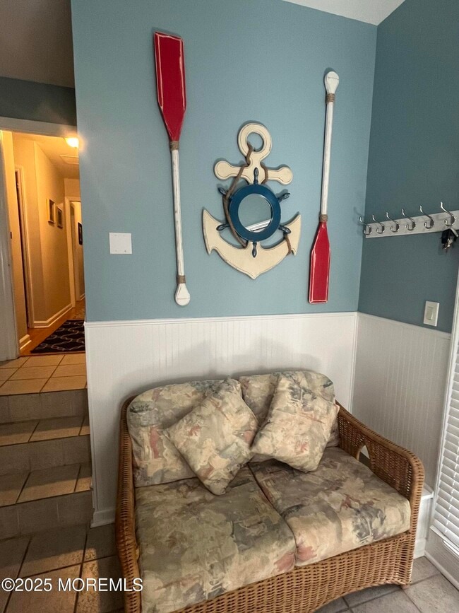 Building Photo - 1727 River Rd