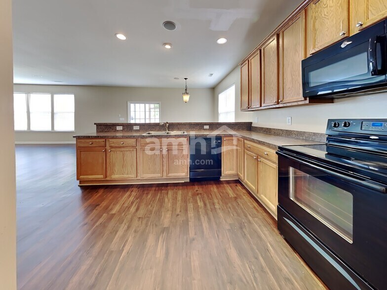 Building Photo - 310 Sabal Palmetto Ct