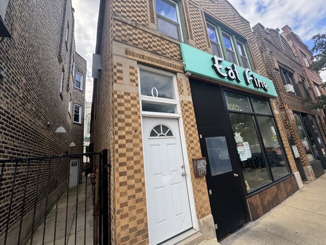 Building Photo - 2062 N Damen Ave