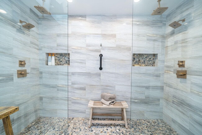 Building Photo - 76 Princeton Dr