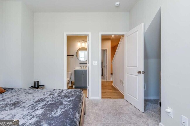 Building Photo - 912 Brees Ct