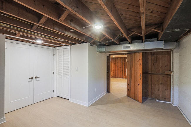 Building Photo - 3 Bedroom Complete Rehab