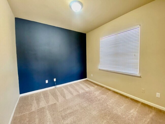 Building Photo - EXCEPTIONAL 4 BEDROOMS, 3 BATH, 3 CAR GARA...