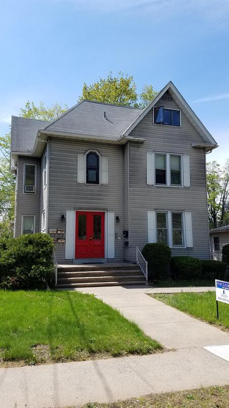 Building Photo - 242 N Main St