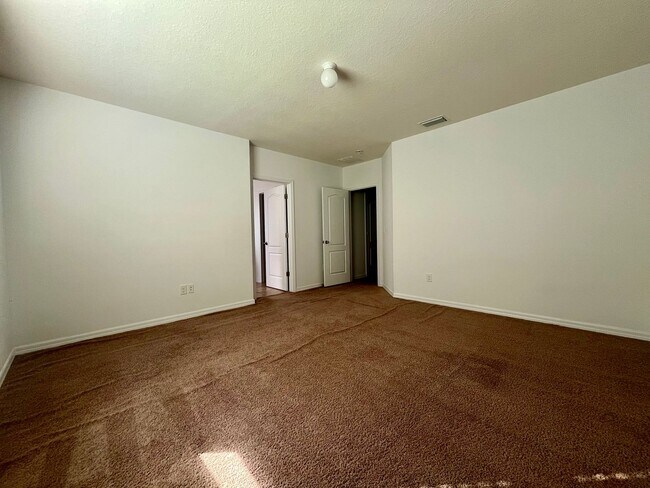 Building Photo - Plant City Townhome!!