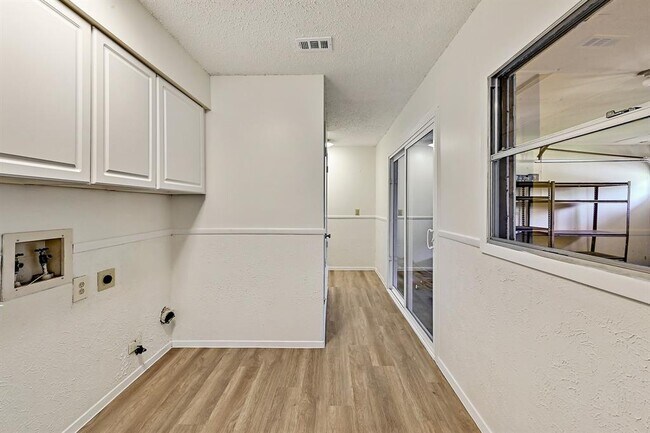 Building Photo - 3707 Tarragona Ln