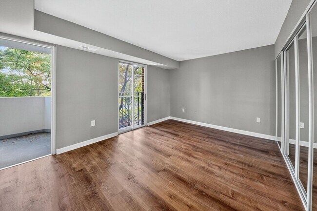 Building Photo - Available Now! 1 Bed / 1 Bath Condo in the...