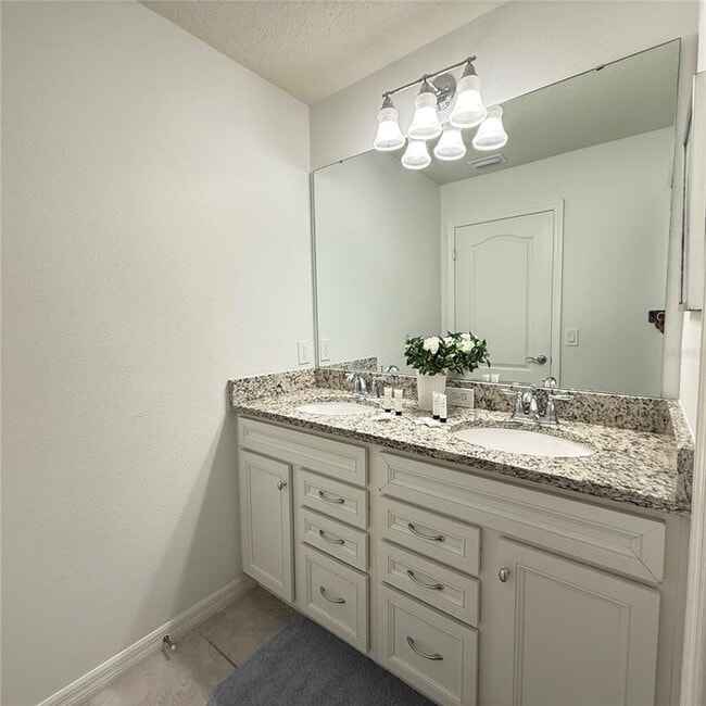 Building Photo - 2414 Dubai St