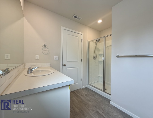 Building Photo - Modern 3BR/2.5BA Townhome in Cornelius – Bonus Loft, 2-Car Garage & Move-In Ready!