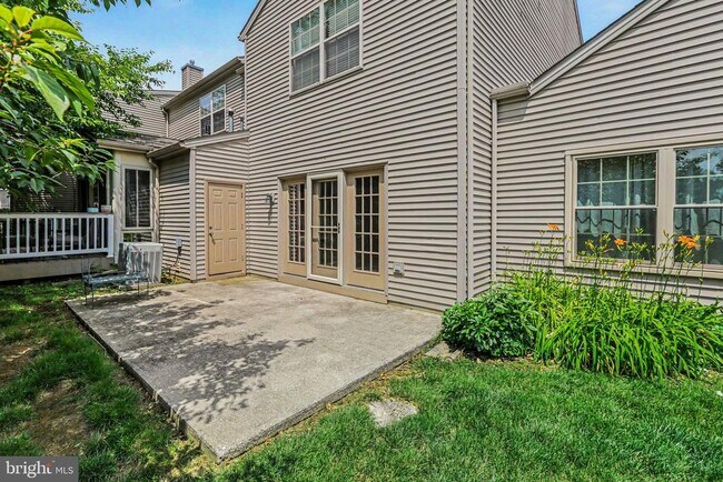 Building Photo - 645 Springhouse Ln