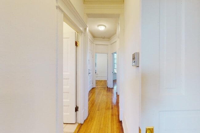 Floorplan - 5401-5403 S. Woodlawn Avenue