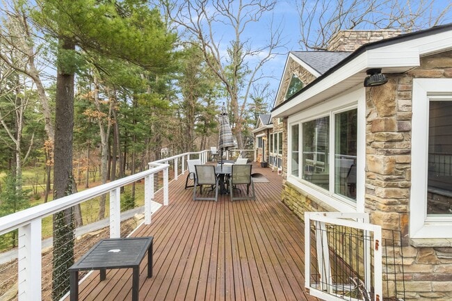 Building Photo - Stunning 5-Bed, 4.5-Bath Custom Home on Du...