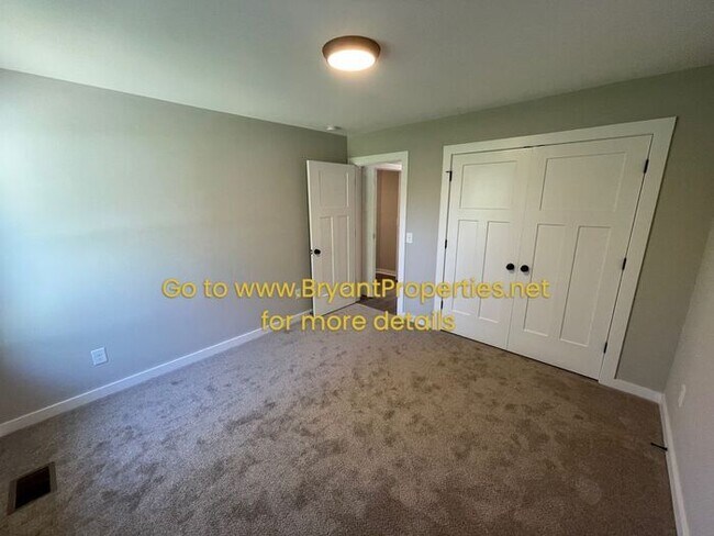 Building Photo - 105 20th Ave W - Spriningfield, TN 37172