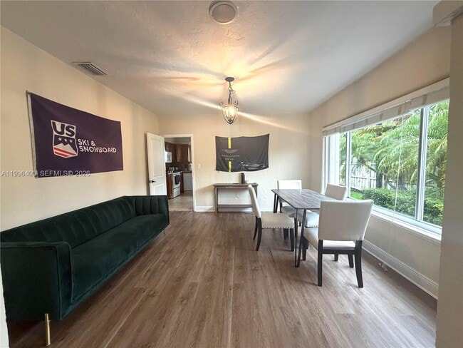 Building Photo - 5116 SW 57th Ave