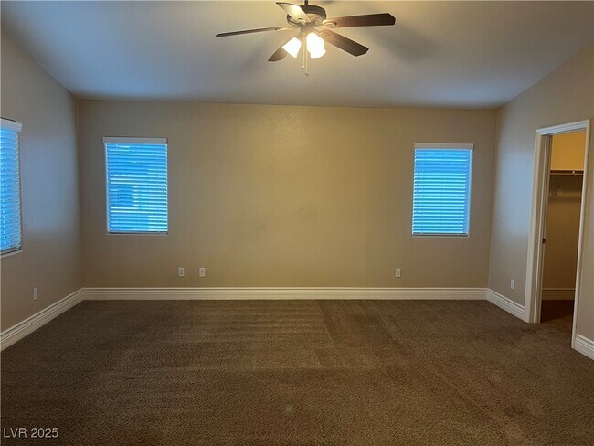 Building Photo - 397 Hidden Hole Dr