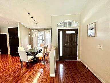 Building Photo - Luxury Updated Pool-Style Retreat on Quiet Cul-de-Sac