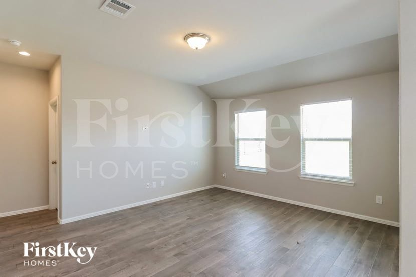 Building Photo - 4624 Corktree Ln