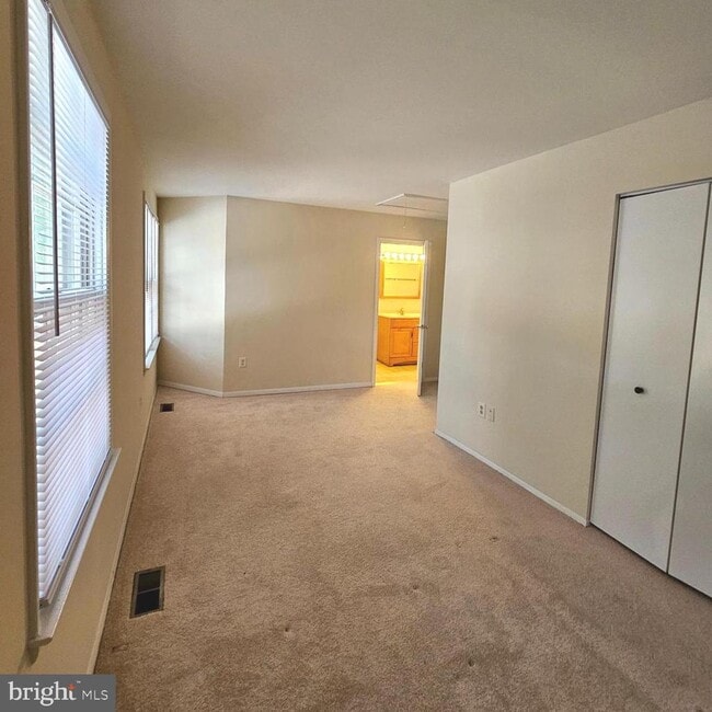 Building Photo - 8994 Bonham Cir